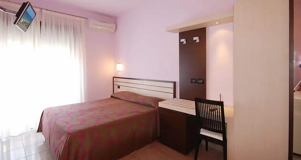 Hotel Clara