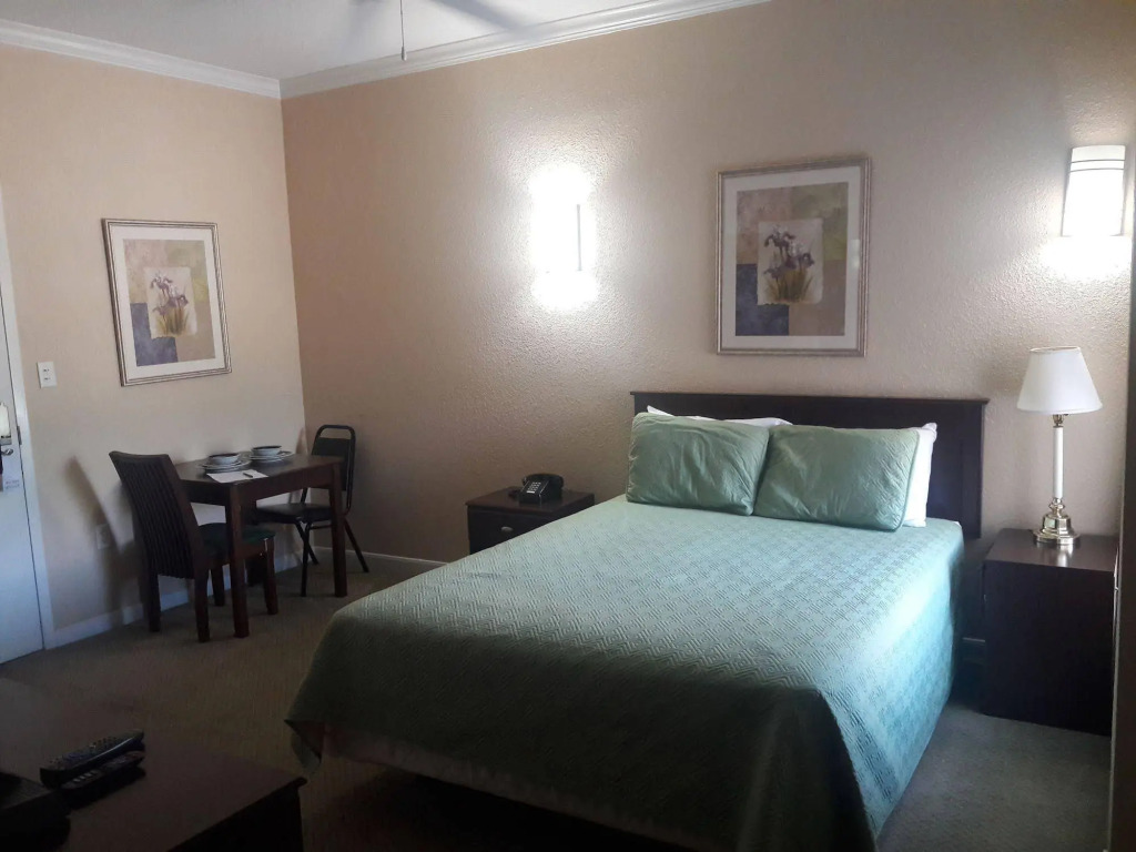 Athens Hotel & Suites