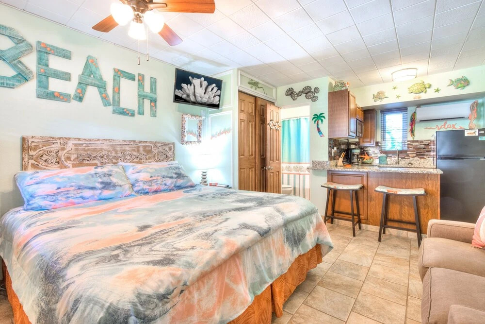 Tropic Terrace #37 - Beachfront Rental 1 Bedroom Condo by Redawning