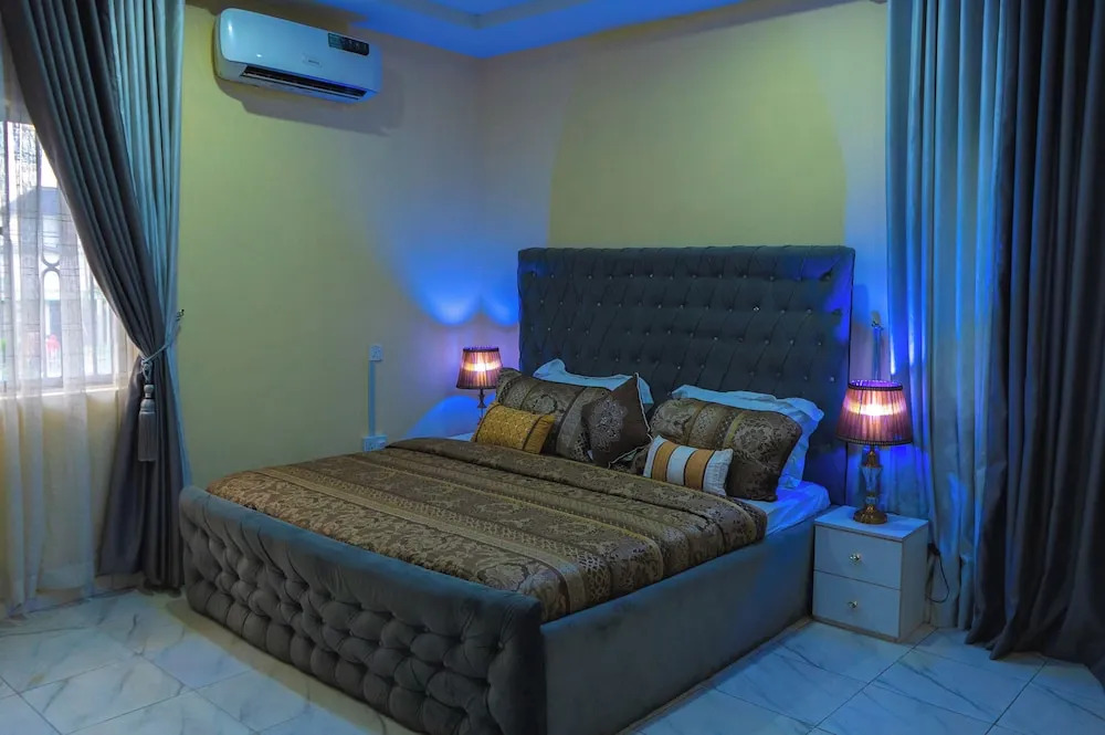 114 Luxury Apartments by Oragon Hotel