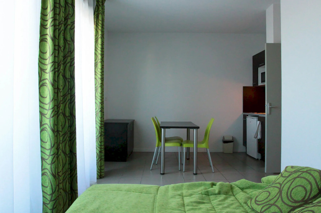 KOSY AppartHôtels - Campus Del Sol Esplanade