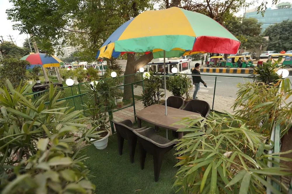 Hotel Starex Opp. Artemis Hospital