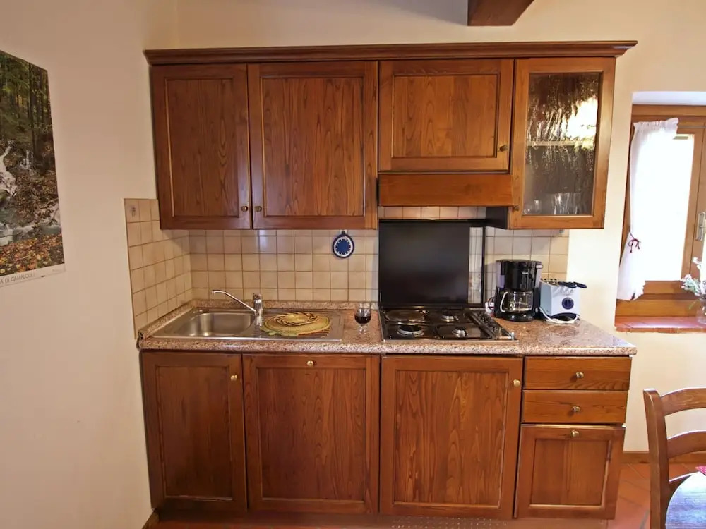 Authentic Farmhouse with Pool, Hot Tub, Playground, Garden