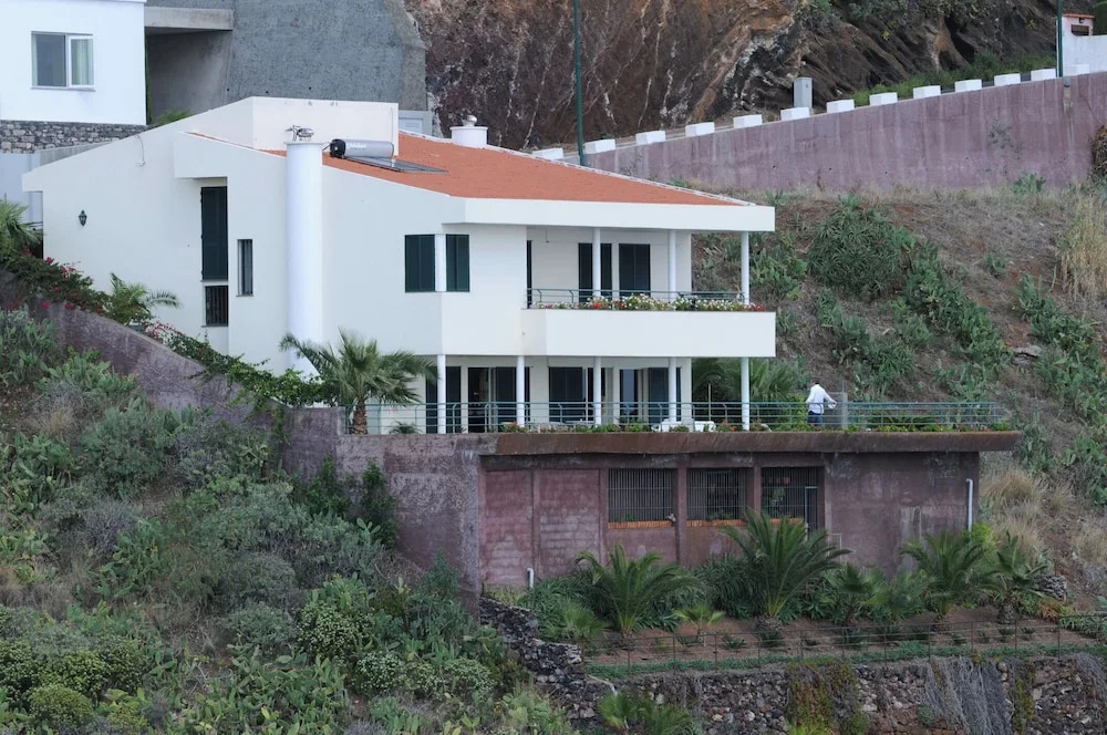 An uninterrupted 180 overlooking the Atlantic Ocean
