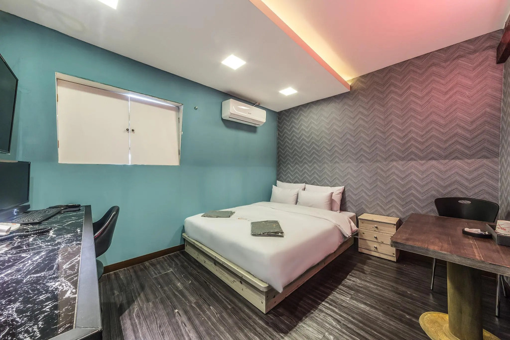 Moonlight Hotel