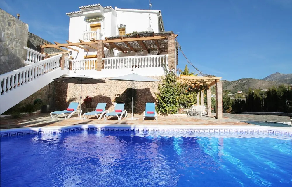 1055 Villa Cerrillo