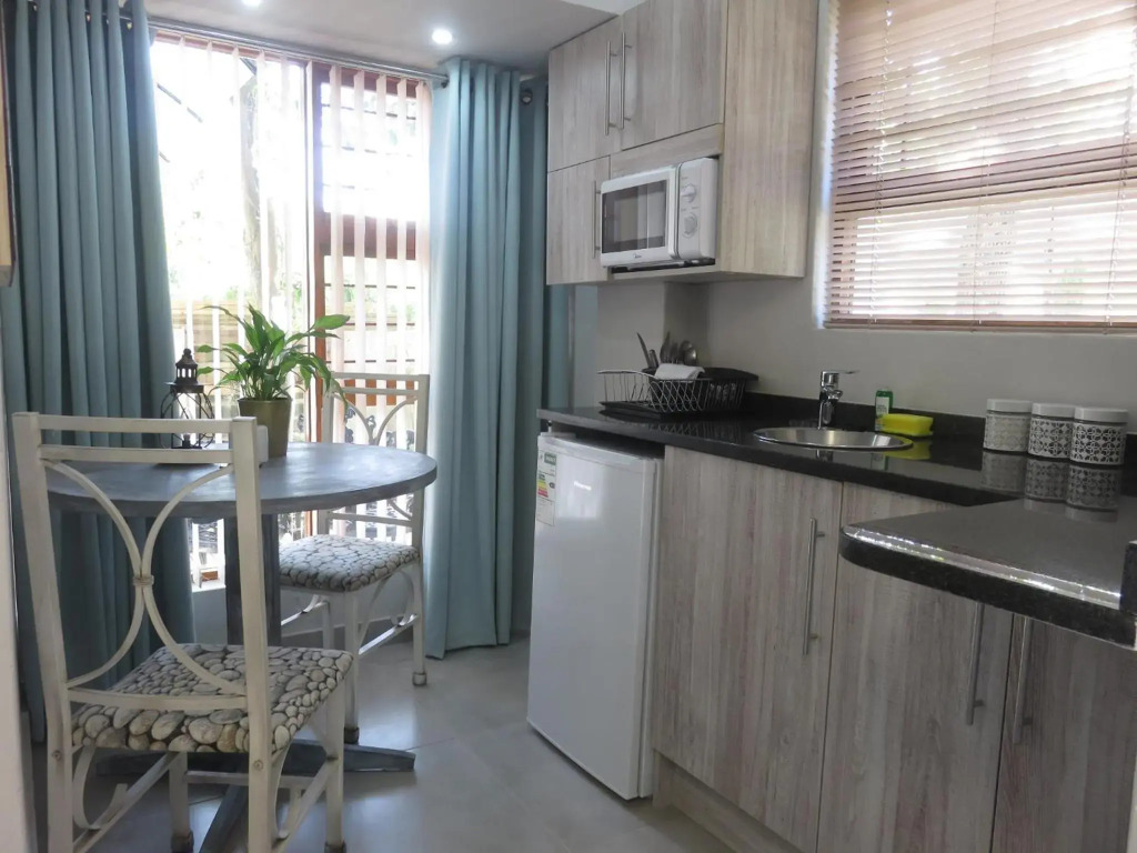 Cul de Sac - Accommodation