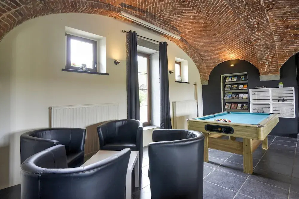 Grand Family Holiday Home in Houyet