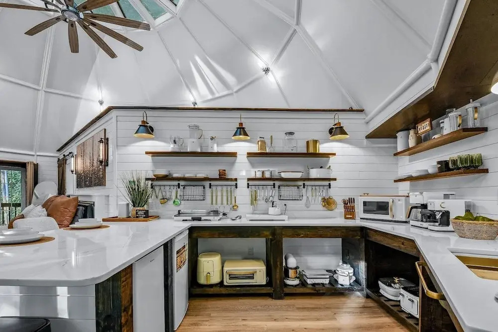 Dream Catcher 1 Bedroom Home by RedAwning