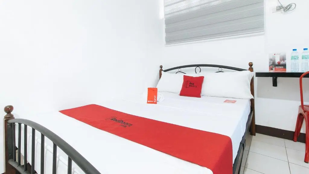 RedDoorz at VCloud Hills near De La Salle Dasmarinas Cavite