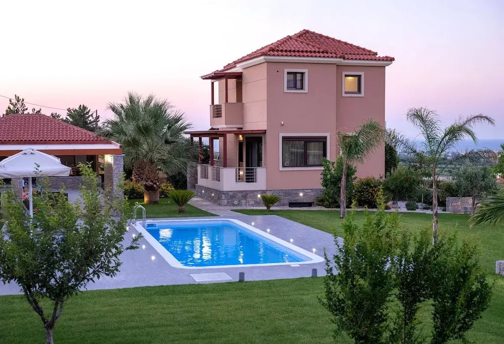 Luxurious Villa David