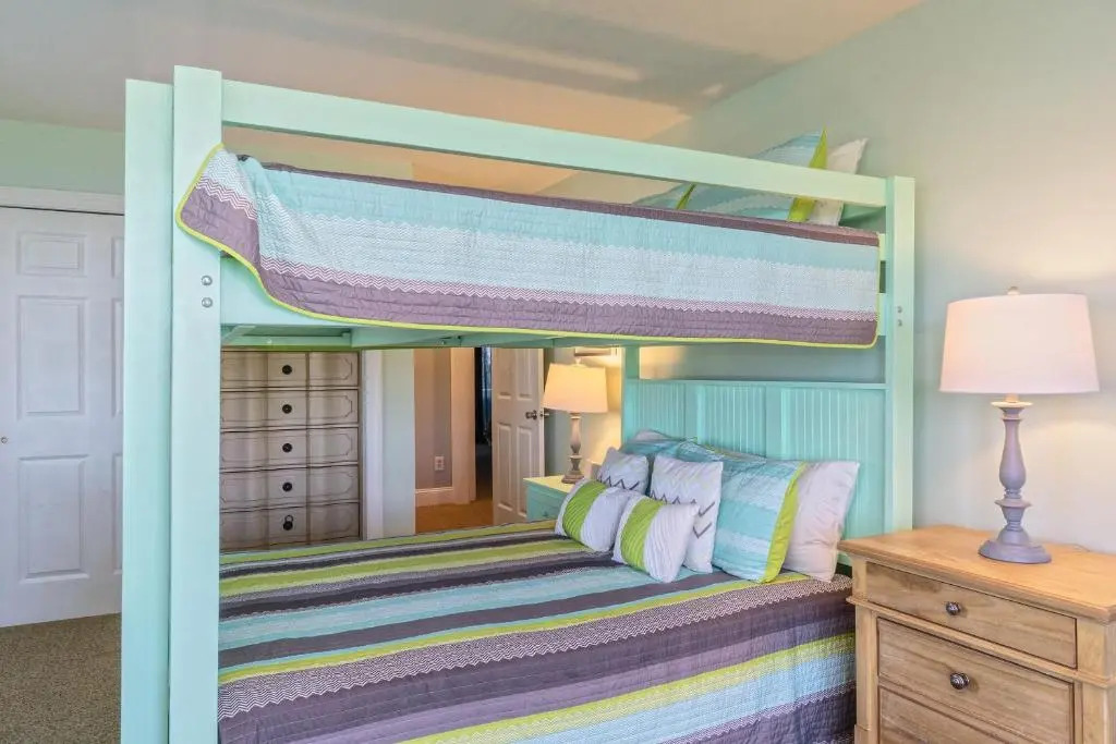 Pier Pleasure by Oak Island Accommodations