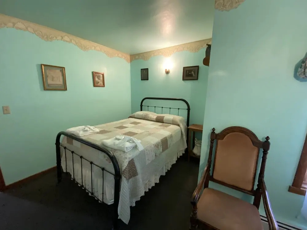 McCarthy Lodge Resort