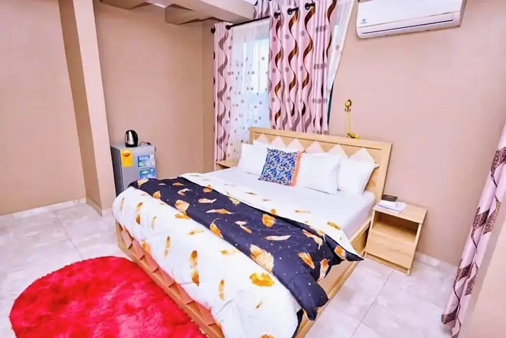 Thy Favour Hotel