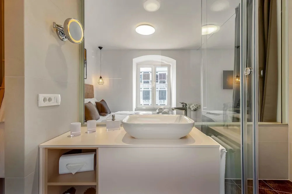 Apartment Wow