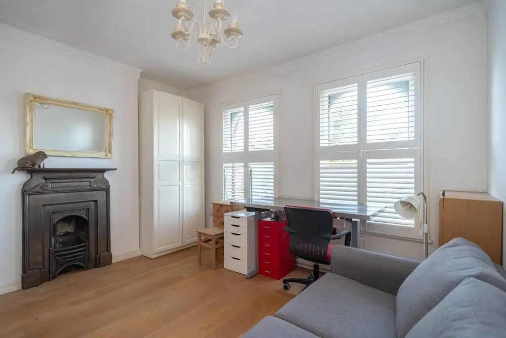 Wonderful 2 bed by Queen's Park, for 6 Guests!
