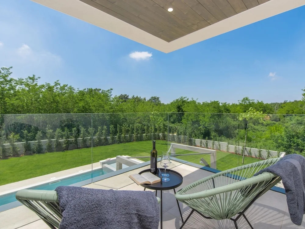 Deluxe Villa in Porec With Wellness Centre & Pool
