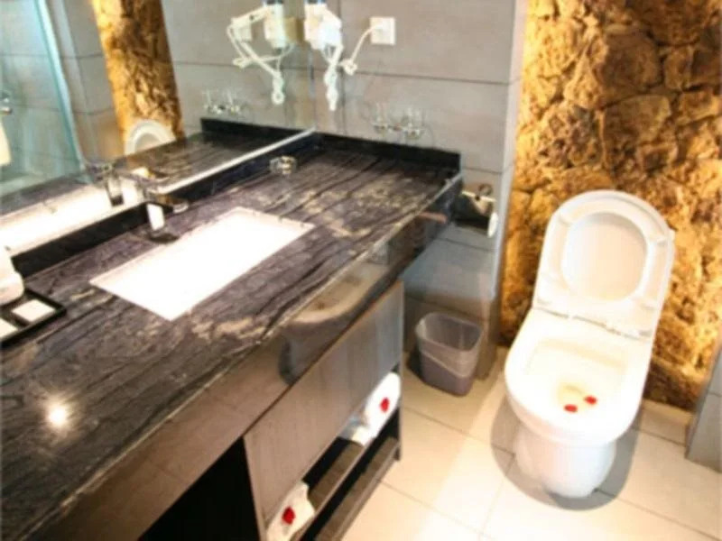 Qunming Shangping Hotel