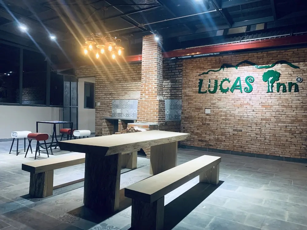 Lucas Inn 2