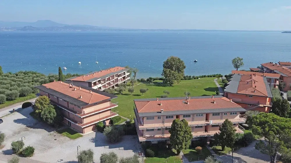 Specchio sul Lago