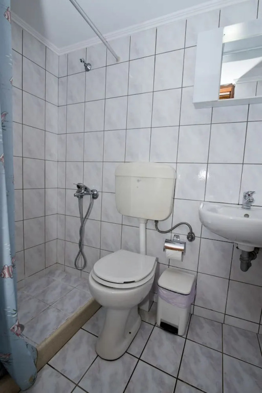 Antonakos Rooms