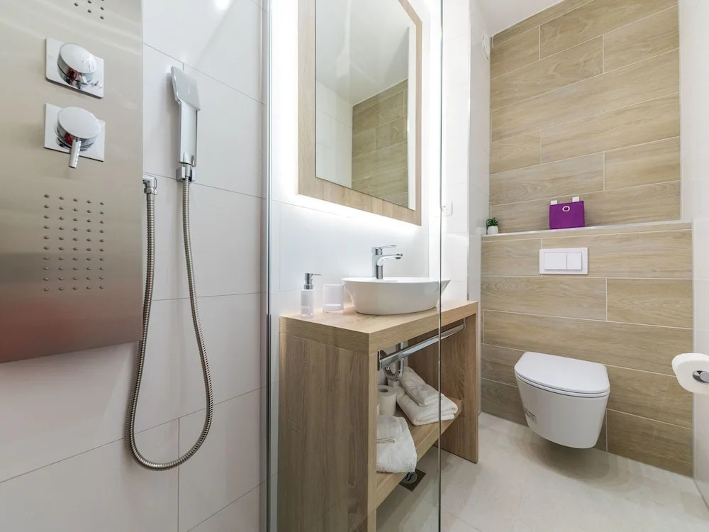 Luxurious Villa in Kaštel Gomilica with Pool