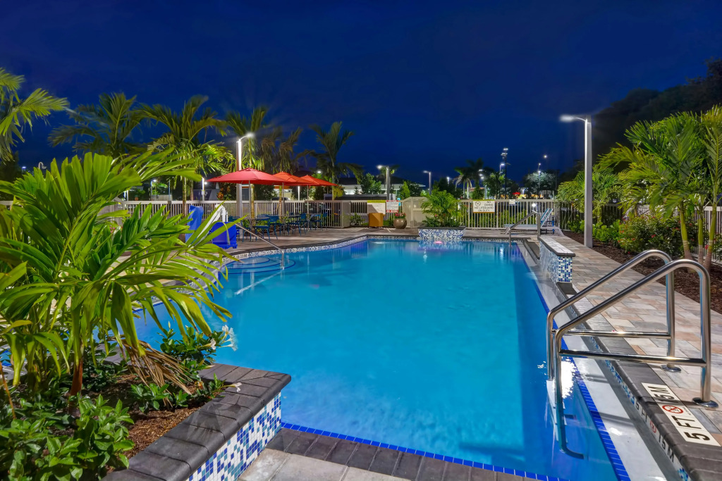 Home2 Suites By Hilton Naples I-75 Pine Ridge Road