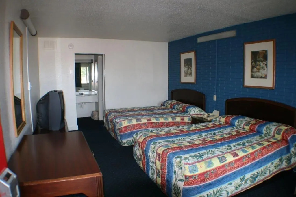 Budget Inn