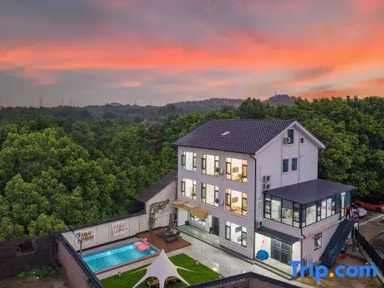 Xidu Xiaozhu · Stream Tracing Swimming Pool Vacation Boutique Stay