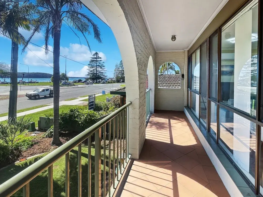 Charming 2-bed Apartment With Bay Views