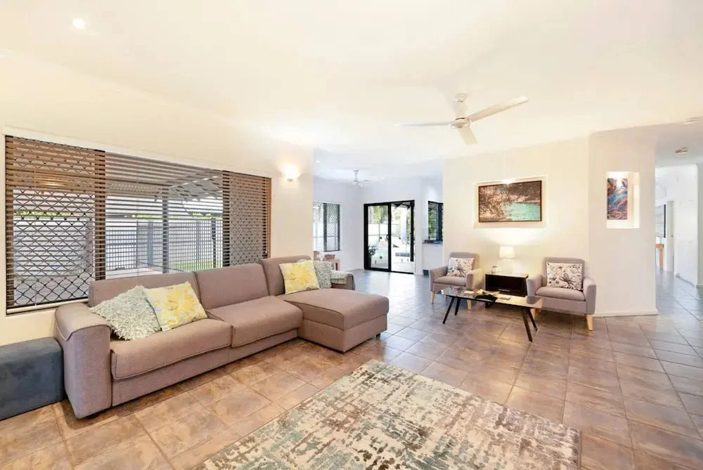 Zenhouse Cityside Family House Pool Markets
