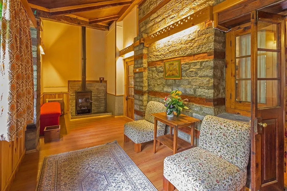 Guesthouse with parking in Siyal, Manali, by GuestHouser 41366