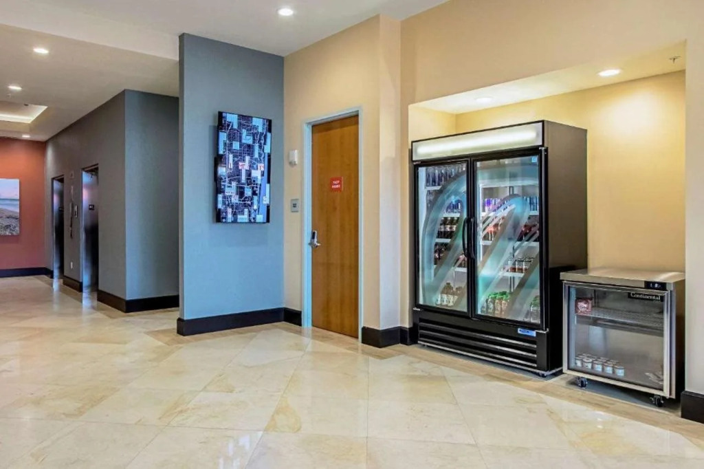 Hotel Dello Ft Lauderdale Airport, Tapestry Collection by Hilton