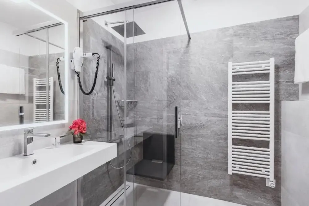 Hotel Garni Elena, Pool & Garden