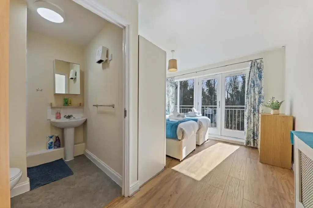 Golden Stays - Sleeps 4 Canterbury Comfy - Entire Apartment
