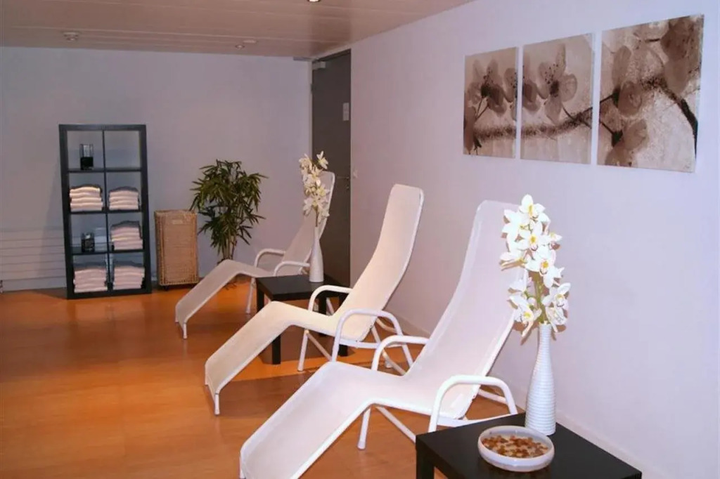 Airport Hotel Basel - Convenient & Friendly
