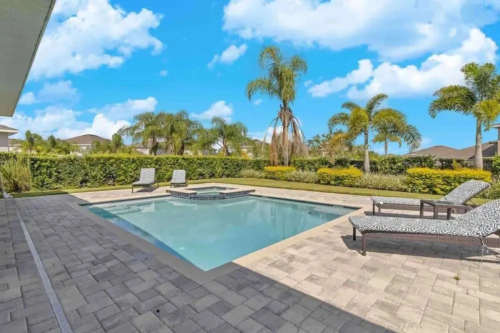 Chic 8BR All Suites With Pool and Game Room