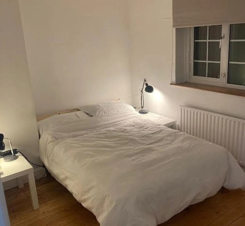 Entire Terraced two story redbrick house with parking in secluded cul de sac