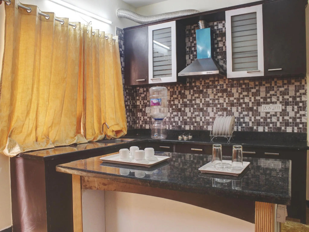 OYO 13670 Skylark Service Apartment