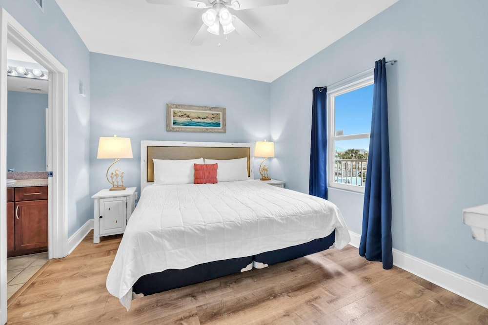 Laketown Wharf 116
