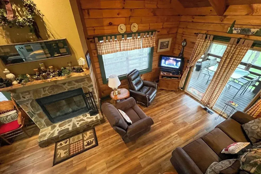 Serene Cabin in the Smokies w/ 2 Decks & Hot Tub!