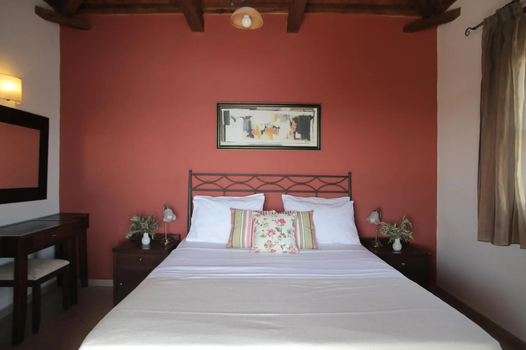 Yalis Hotel