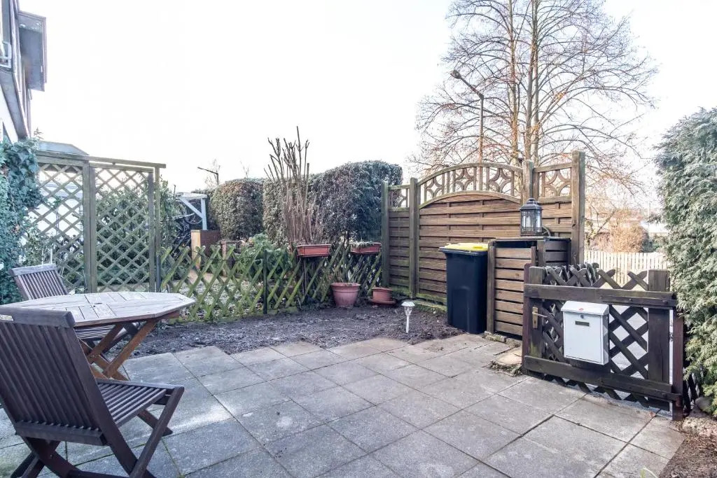 cruwzo I Holiday Home with Balcony, Garden and Terrace