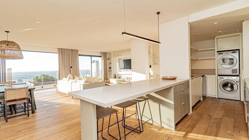 Modern Sea Point Apartment With Wonderful Sea Views Alpha Sunsets