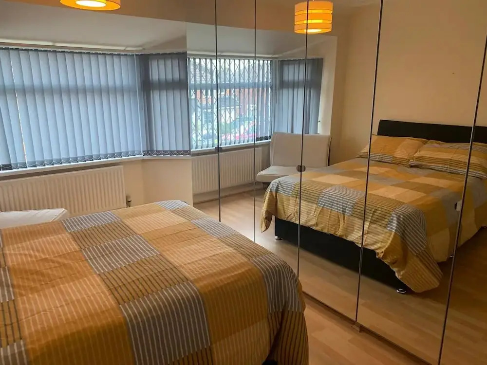 Stunning 3-bed House in Cheadle