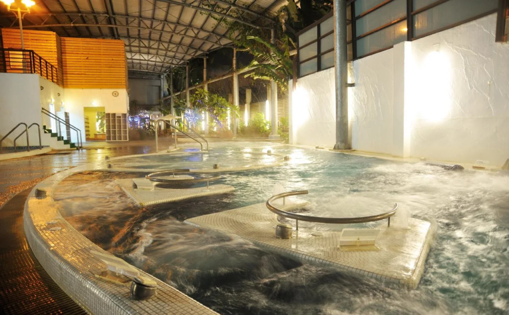 Crownshine Resort