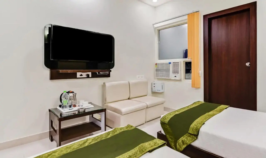 Treebo Resto- Near Lucknow Railway Station