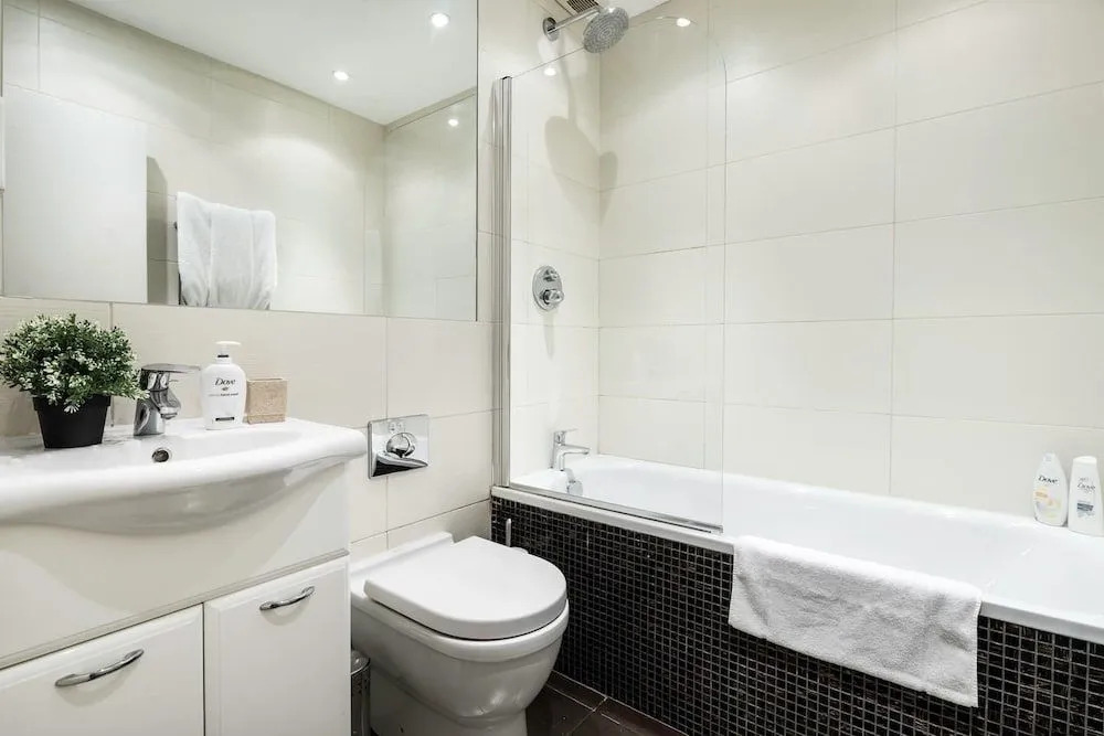 Soho Apartment, Theatres & Old Compton Street