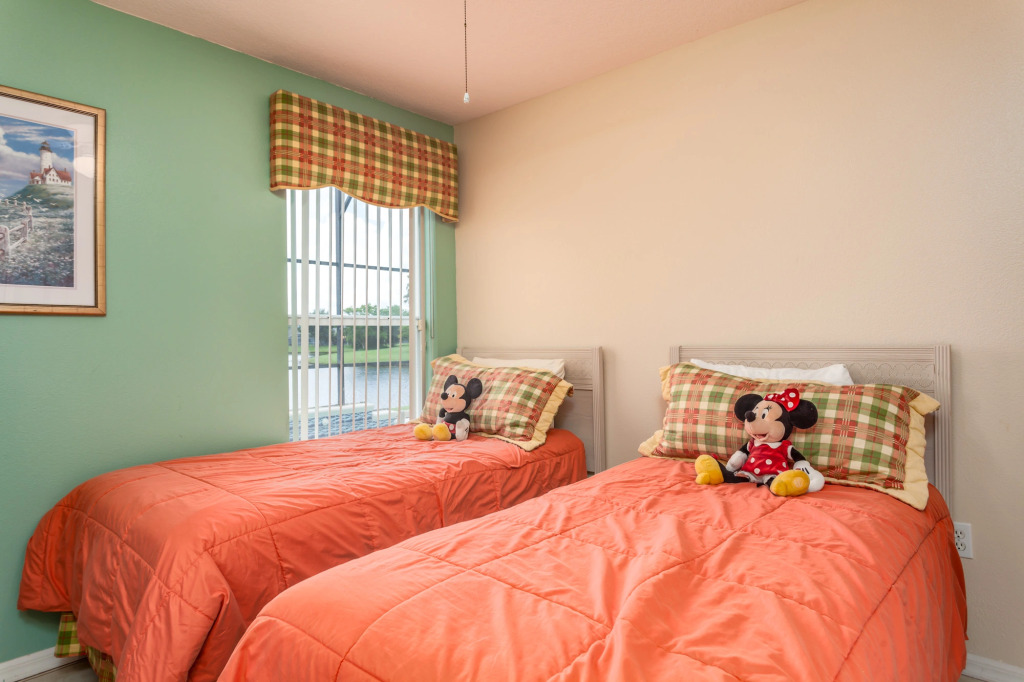 Eagle Pointe-ru1022