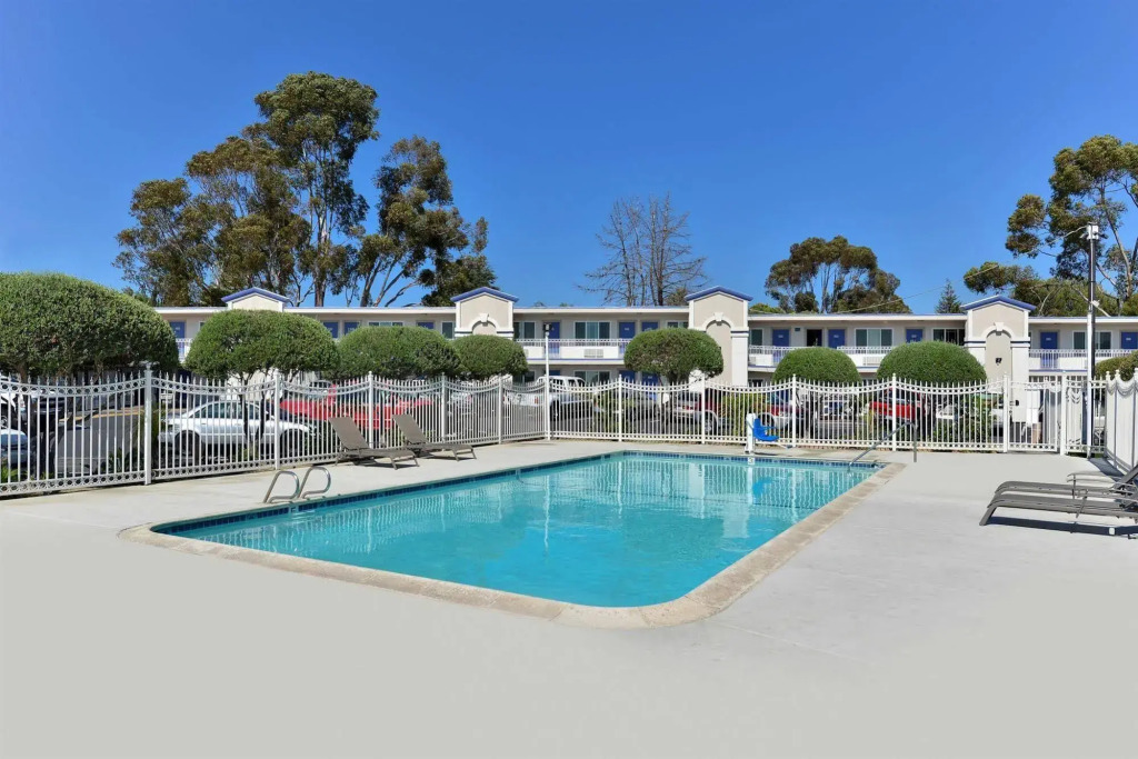 Motel 6 Vista